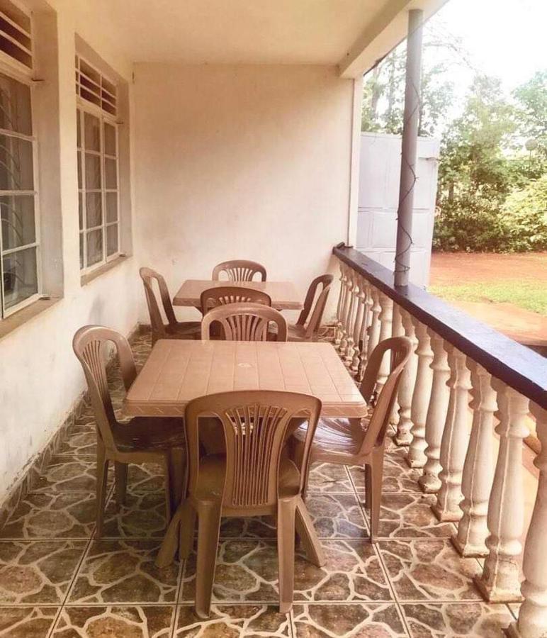 Homestaystudio62 Jinja Luaran gambar