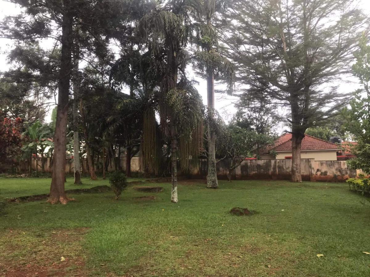 Homestaystudio62 Jinja Luaran gambar