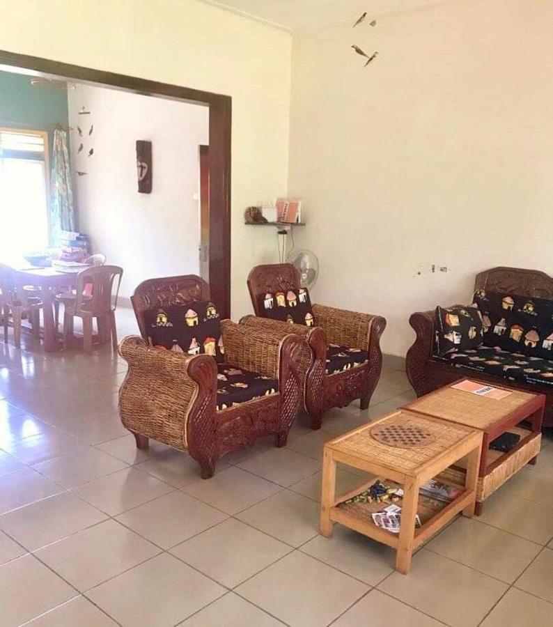 Homestaystudio62 Jinja Luaran gambar