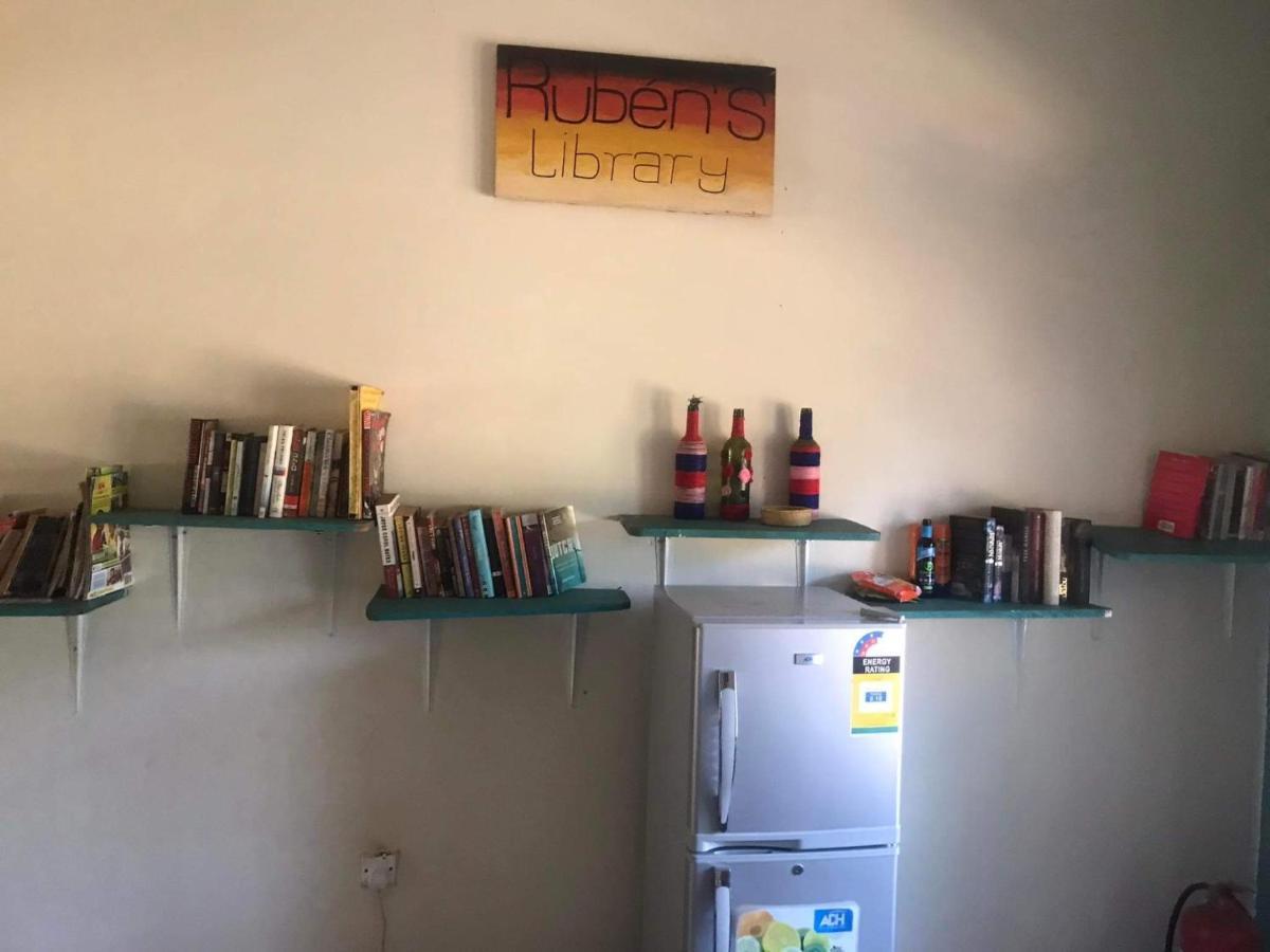 Homestaystudio62 Jinja Luaran gambar