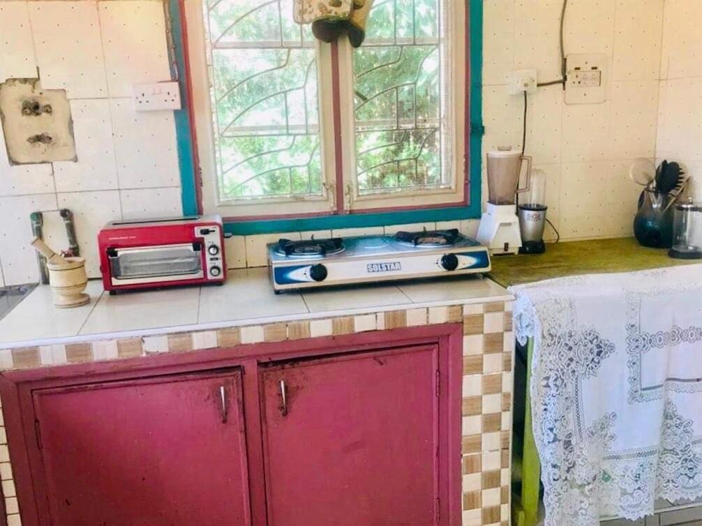 Homestaystudio62 Jinja Luaran gambar